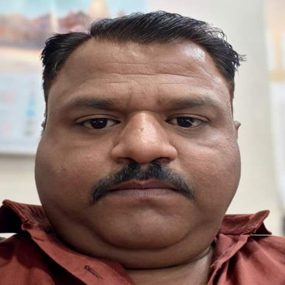 
                 इंदौर में सड़क हादसे में पिता की मौत, बेटा घायल:सिटी बस ने ऑफिस जाते समय बाइक को मारी थी टक्कर 
            