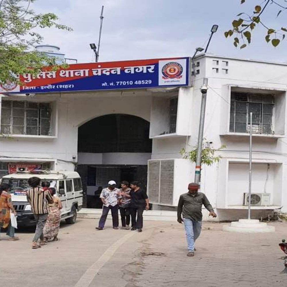 
                 नशा सुंघाकर जेवर लूटने के मामले में अहम सुराग मिले:इंदौर में पांच दिन पहले महिला से हुई थी लूट, पुलिस को महाराष्ट्र गैंग पर शक 
            