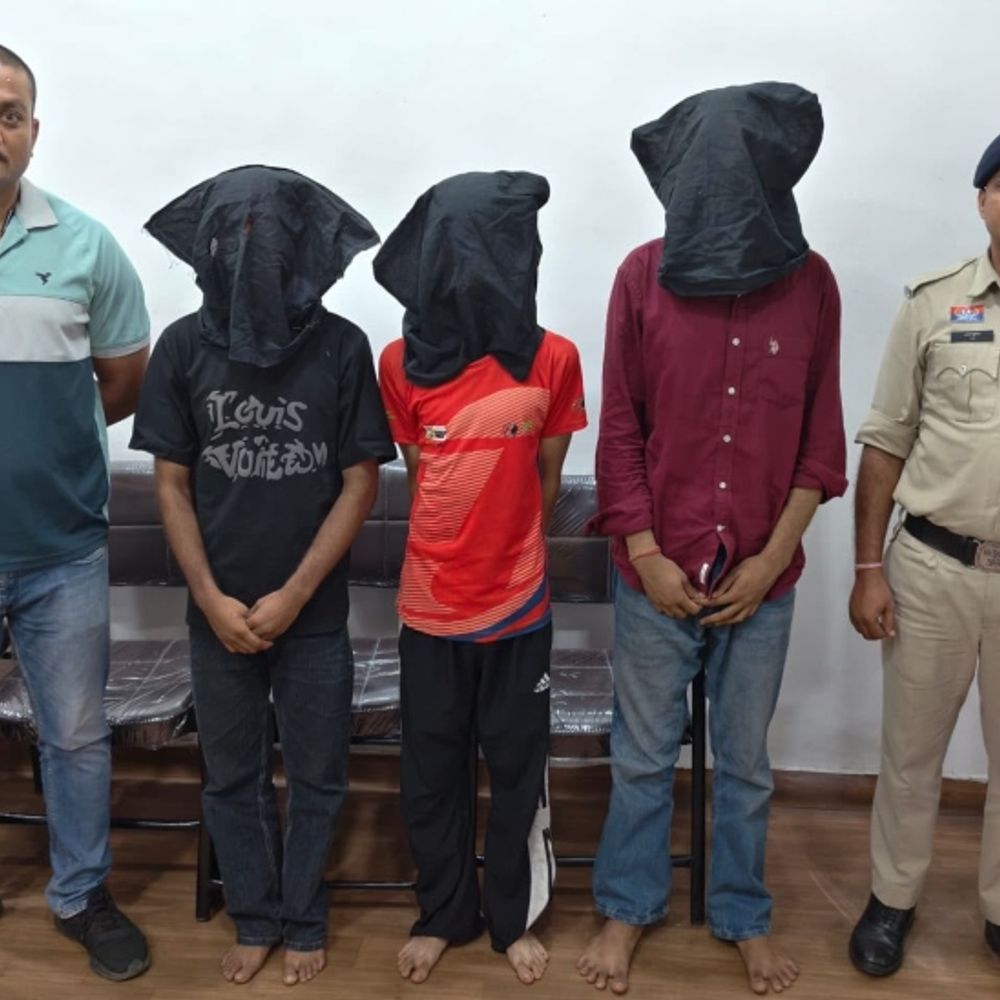रायपुर में डकैती की प्लानिंग कर रहे तीन आरोपी गिरफ्तार:चाकू-पिस्टल और गोलियां जब्त, कल्याण ज्वेलर्स था आरोपियों के टारगेट में