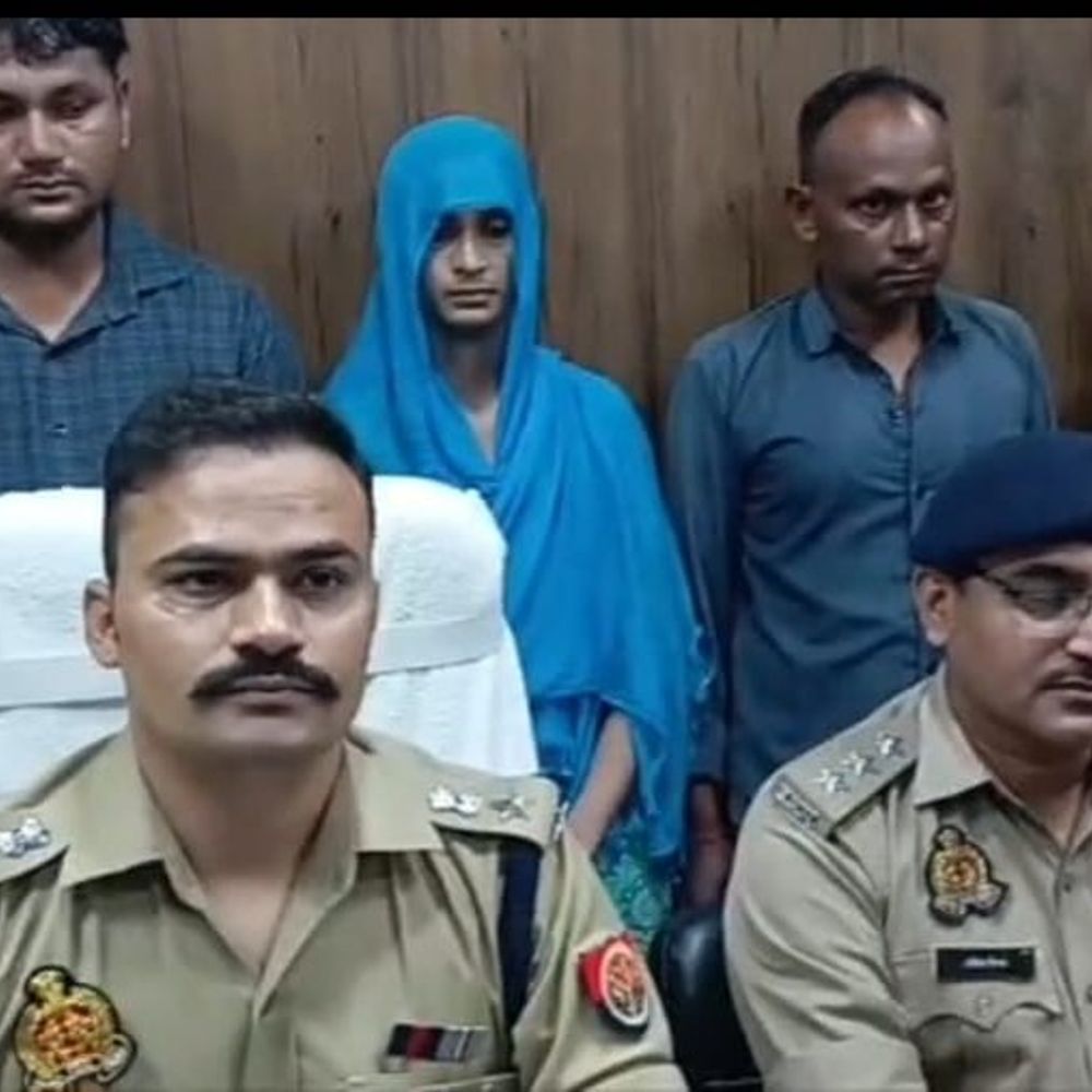 संभल में फर्जी बीमा घोटाले में भाई-बहन समेत तीन गिरफ्तार:बीमा कराकर खुद को नॉमिनी दिखाते थे, जिंदा को मृत दिखाकर 2 लाख हड़पे