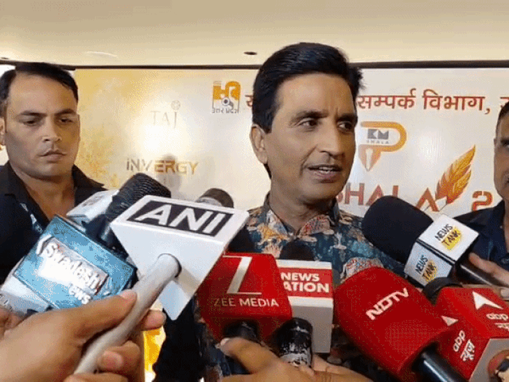 यूपी कानून व्यवस्था सुधरी, अगर तारीफ न करुं मैं अपराधी:आगरा में बोले डॉ. कुमार विश्वास, 'केवी शाला 2.0' के राष्ट्रीय शिविर में दिया प्रशिक्षण