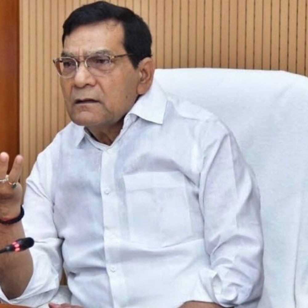 गाजीपुर में जमानिया के एक्सईएन निलंबित:ऊर्जा मंत्री की VC में नहीं हुए शामिल, समस्याओं की अनदेखी की शिकायत
