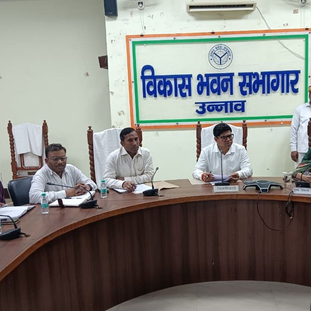 DM ने 'हर घर तिरंगा' अभियान की रूपरेखा तैयार की:उन्नाव में भव्य आयोजन और जनभागीदारी सुनिश्चित करने के निर्देश दिए