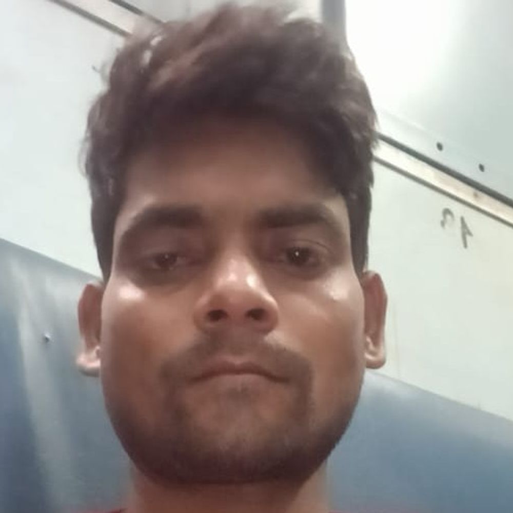मुंबई से बस्ती लौट रहे युवक का शव मिला:रेलवे लाइन किनारे पड़ा था, पत्नी ने दर्ज कराई थी गुमशुदगी