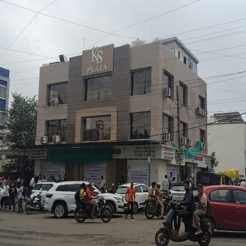 
                 कमर्शियल प्रतिष्ठानों पर कार्रवाई 3 हफ्ते और टली:निगम ने कहा- 1 हजार प्रॉपर्टी का सर्वे सुप्रीम कोर्ट ने पर्याप्त नहीं माना 
            