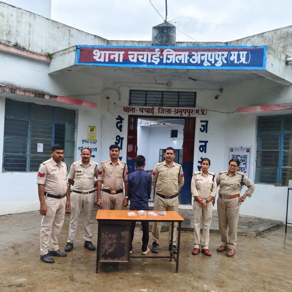माइक्रो फाइनेंस कंपनी के 1.20 लाख हड़पे:अफसर ने फर्जी लूट की कहानी बनाई, बोला- मोबाइल जंगल में छिपाया था, गिरफ्तार