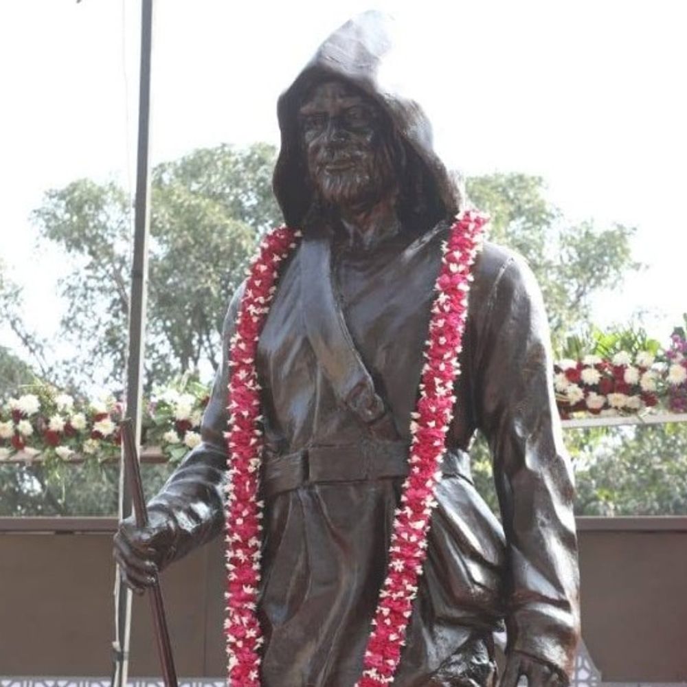 
                 विश्व आदिवासी दिवस पर इंदौर में ट्रैफिक डायवर्ट:सुबह 6 बजे से लागू होगी व्यवस्था; जुलूस के कारण कई प्रमुख रास्ते बदलेंगे 
            