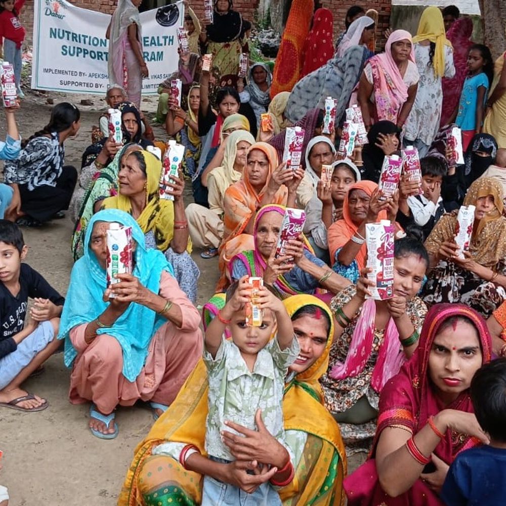 अपेक्षा समिति ने बच्चों को स्वास्थ्य-पोषण का महत्व बताया:दिव्यांगजनों की समस्याओं को जाना, सम्मान की बात की