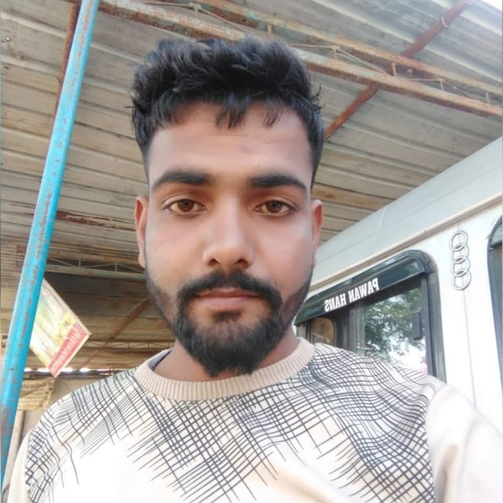 
                 पेट्रोल भरवाकर लौट रहे युवक को वाहन ने मारी टक्कर:मंदसौर में 25 वर्षीय युवक की मौत; दो बच्चों का पिता था 
            