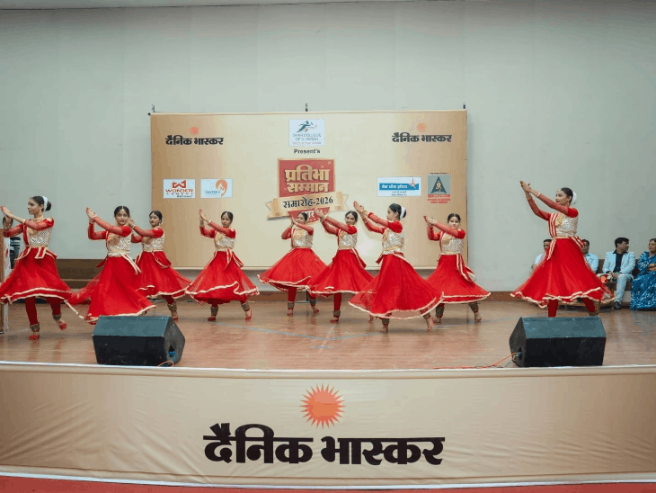 दैनिक भास्कर ने धार कॉलेज में किया प्रतिभा सम्मान:  550 से अधिक मेधावी छात्र सम्मानित; सांसद, कलेक्टर, एसपी ने बढ़ाया हौसला – Dhar News