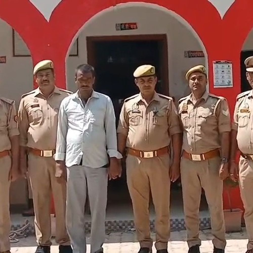 गोंडा का 25 हजार का इनामी गैंगस्टर गिरफ्तार:10 महीने से गौ-तस्करी के मामले में था फरार, बलरामपुर से दबोचा गया