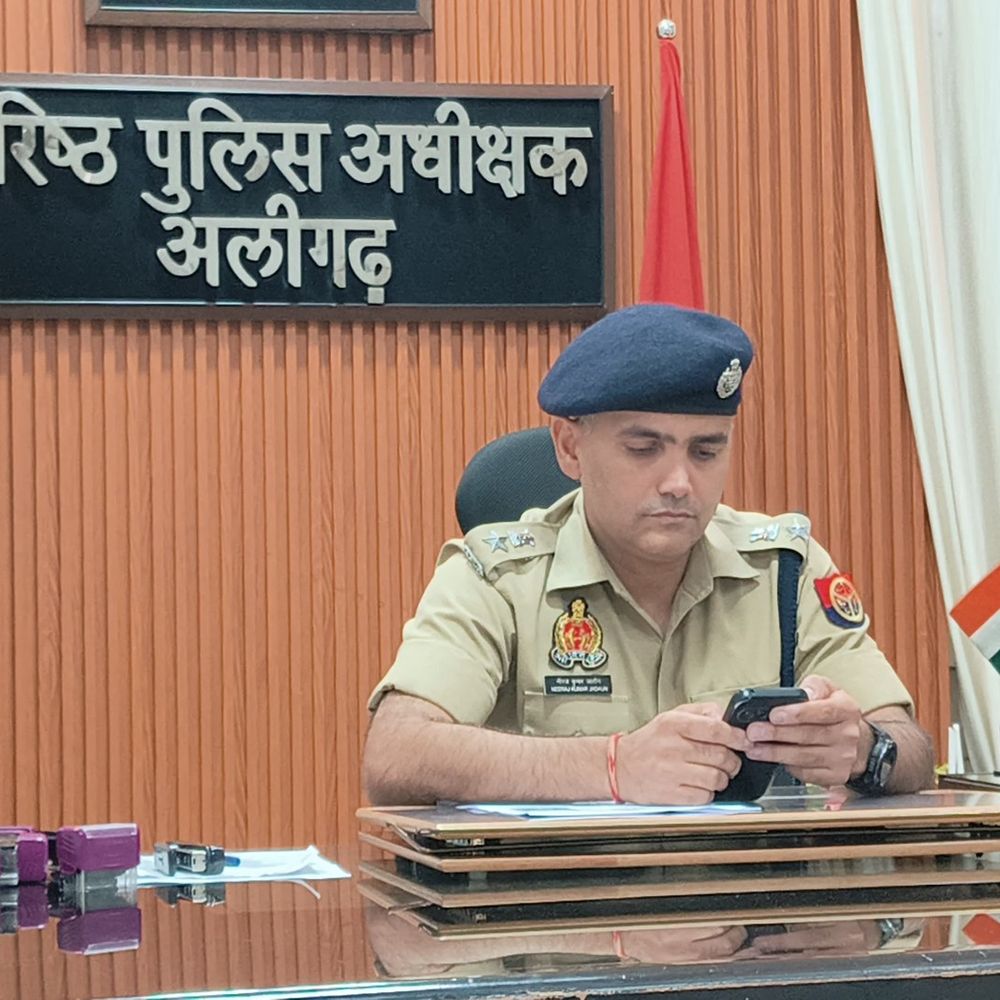 अलीगढ़ में इंस्पेक्टर-सब इंस्पेक्टर और सिपाहियों के ट्रांसफर:पुलिस लाइन और अलग-अलग थानों में तैनात होंगे, जल्द ड्यूटी ज्वाइन करने के निर्देश