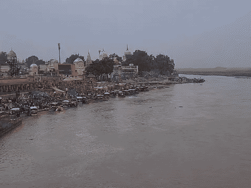 सरयू का जलस्तर खतरे के निशान से 8 सेमी दूर:मौसम सामान्य, अगले 24 घंटे में हल्की बारिश के आसार; 33°C रहा अधिकतम तापमान