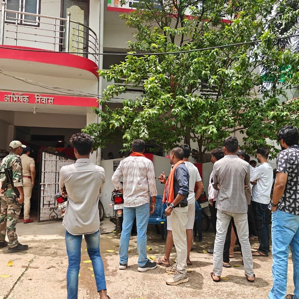धमतरी में प्रार्थना सभा को लेकर विवाद:हिंदू जागरण मंच ने लगाया अवैध धर्मांतरण का आरोप; पुलिस ने मौके पर पहुंचकर संभाली स्थिति