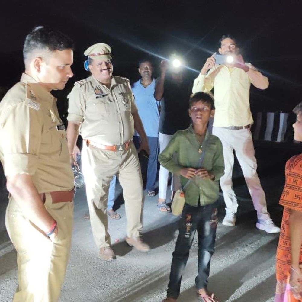हरदोई एसपी ने देर रात सुरक्षा का जायजा लिया:कांवड़ यात्रा और सावन के लिए पुलिस को सतर्क रहने के निर्देश