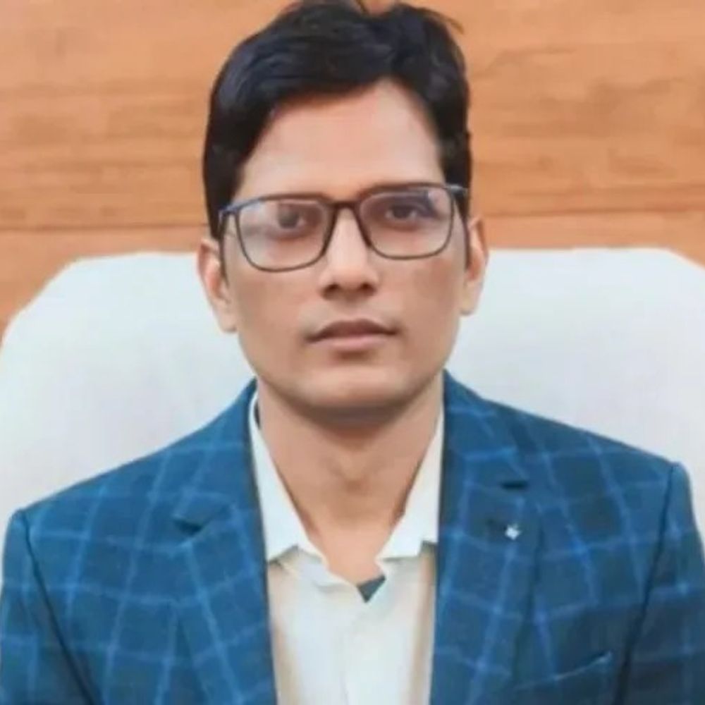 बलिया के परिषदीय स्कूलों में यू-ट्यूबर्स की एंट्री पर रोक:बीएसए ने जारी किया आदेश, बिना अनुमति फोटो-वीडियोग्राफी भी नहीं कर सकेंगे