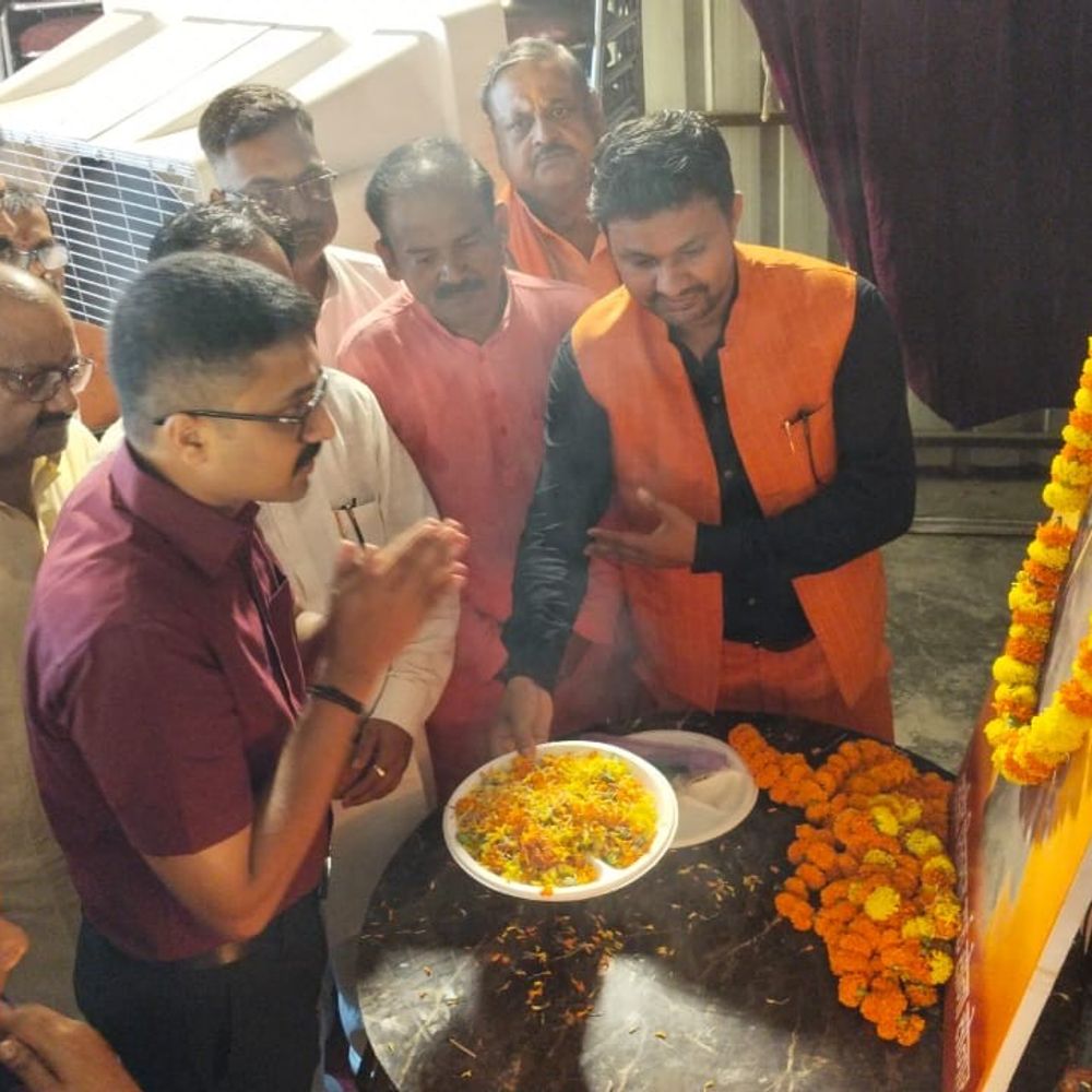 शहीद शिवराज सुनार की स्मृति में रक्तदान शिविर:देवरिया में एसपी अभिजीत आर. शंकर ने किया शुभारंभ
