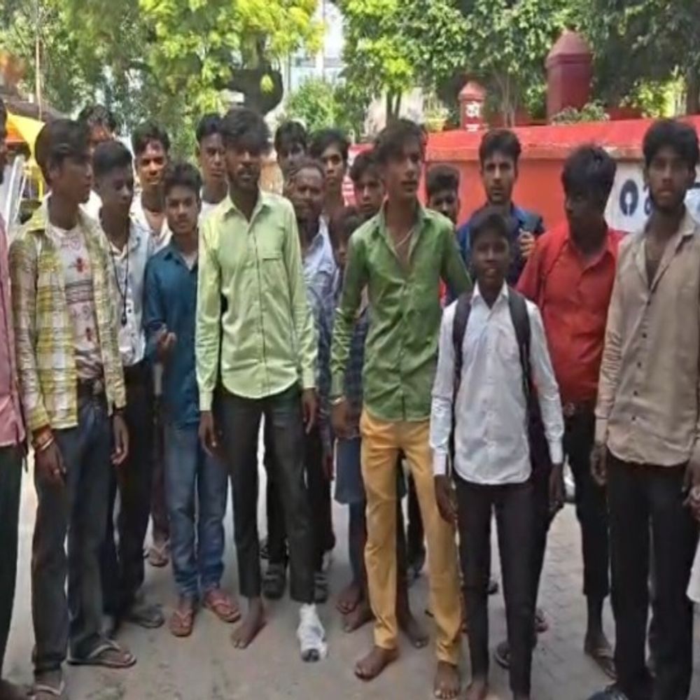 शाहजहांपुर में बाइक टकराने पर कांवड़ियों से मारपीट:चार मामूली घायल, बाद में दोनों पक्षों में हुआ समझौता