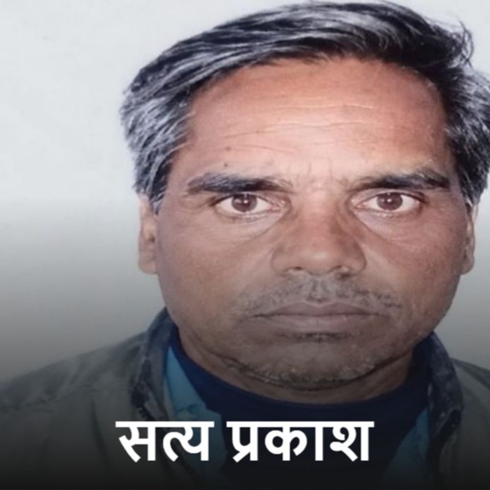 टूटी सड़क के कारण पलटा ऑटो, ड्राइवर की मौत:ओवरब्रिज से नीचे उतरते समय बेकाबू हुआ, सिर पर लगी गंभीर चोट
