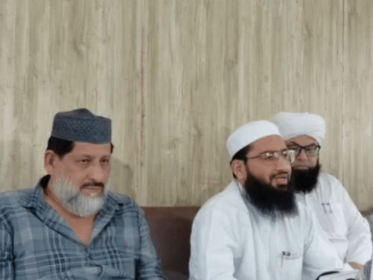 
                 16 से 20 अगस्त तक UCC के खिलाफ चलेगा कैंपेन:मुस्लिम महिलाएं लीड करेंगी.. MLA बोले - अभी मुसलमान फिर सभी समुदाय के हक मारे जाएंगे 
            