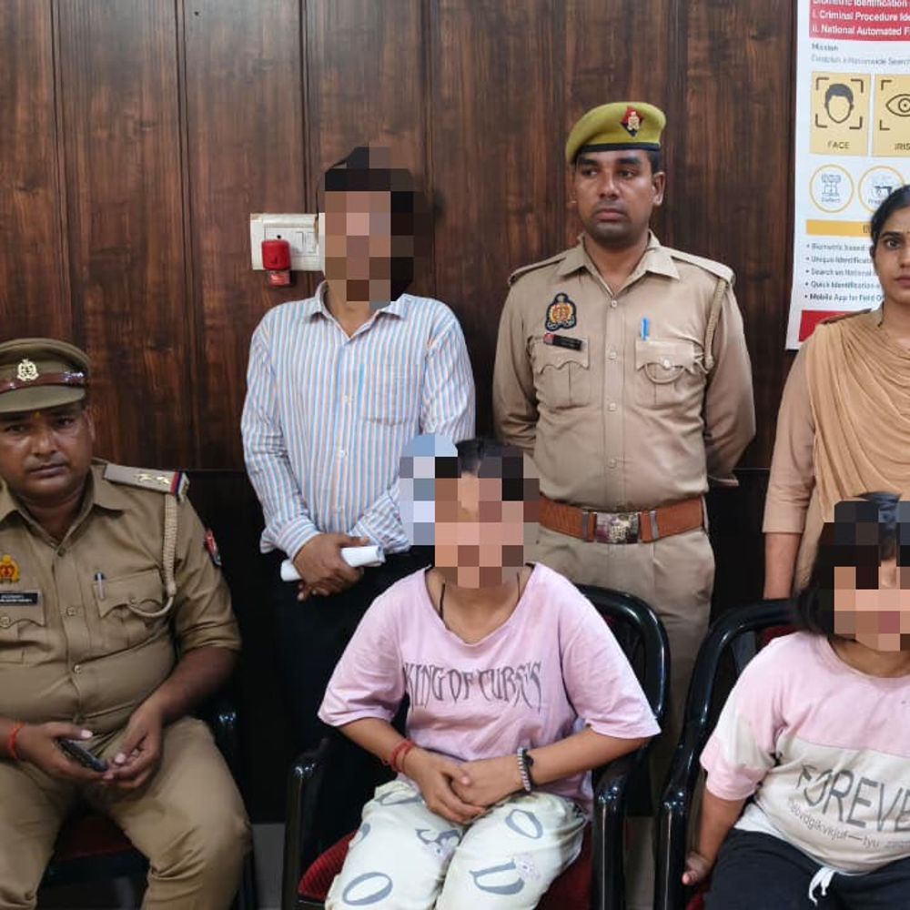 12 घंटे में लापता दो नाबालिग सगी बहनें बरामद:कासगंज से बरेली तक CCTV खंगाले, GRP की मदद से रेलवे स्टेशन से मिलीं