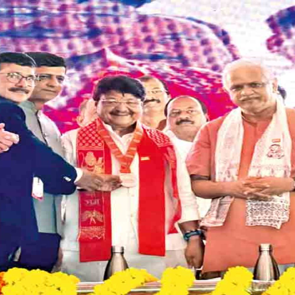 
                 इंदौर ने रचा इतिहास... एशिया बुक ऑफ वर्ल्ड रिकॉर्ड:रेवती रेंज में 13 लाख पौधे लगा उन्हें दो साल में बना दिया पेड़ 
            
