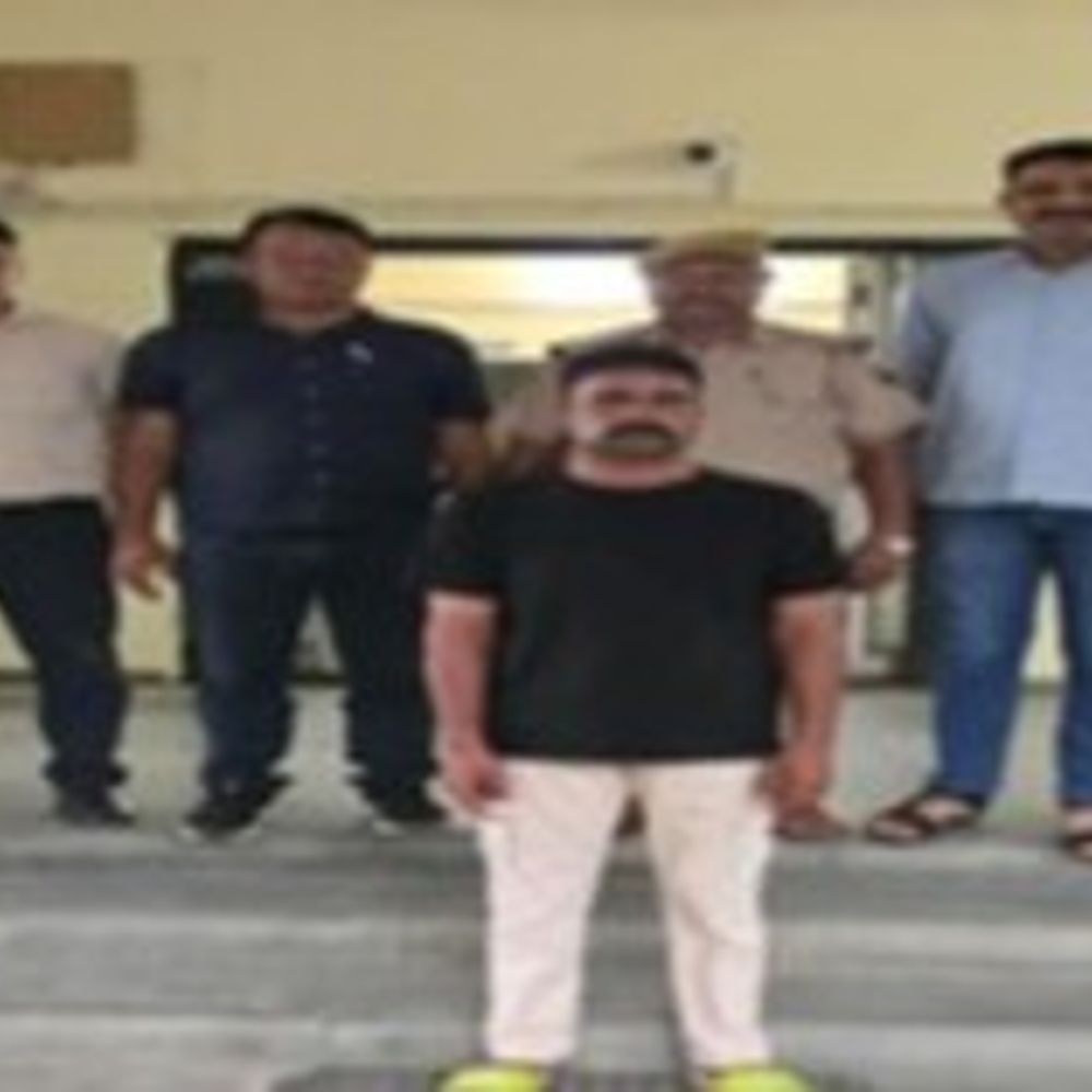 RTU का फर्जी प्रोफेसर-स्पेशल पुलिसकर्मी बनकर ठगी की, शातिर गिरफ्तार:दो दर्जन वारदातें कबूलीं; सोशल मीडिया पर अलग-अलग नाम से लाखों रुपए ठगे