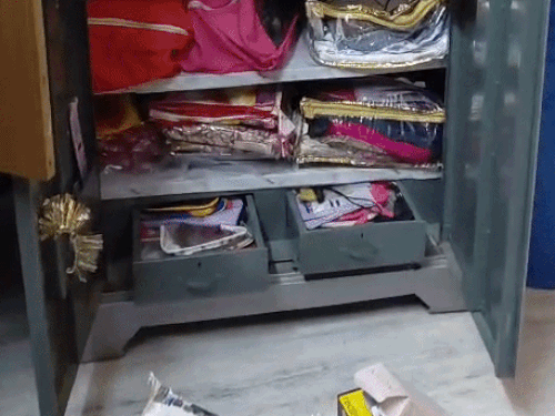 सूने मकान से 10 तोला-सोना और 2 लाख रुपए चोरी:परिवार शोक सभा में बालोतरा गया था, लौटे तो टूटी मिली तिजोरी