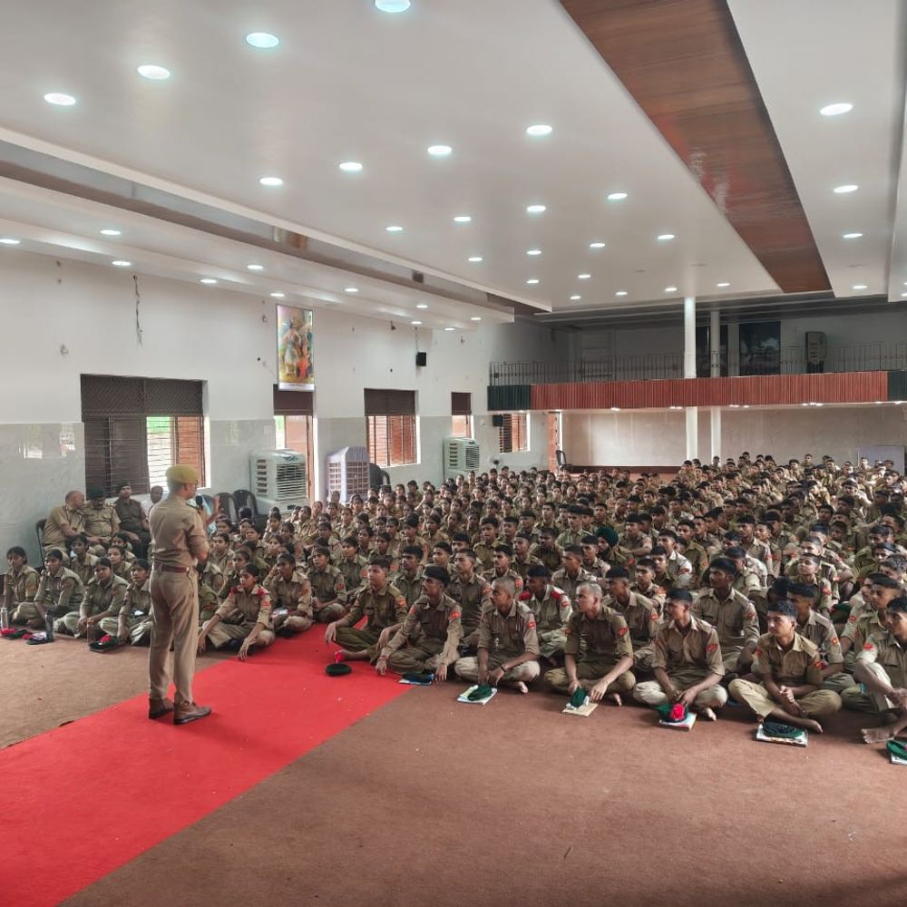 NCC कैडेट्स को साइबर सुरक्षा के टिप्स:बुलंदशहर में 41वीं बटालियन कैंप में जागरूकता कार्यक्रम हुआ