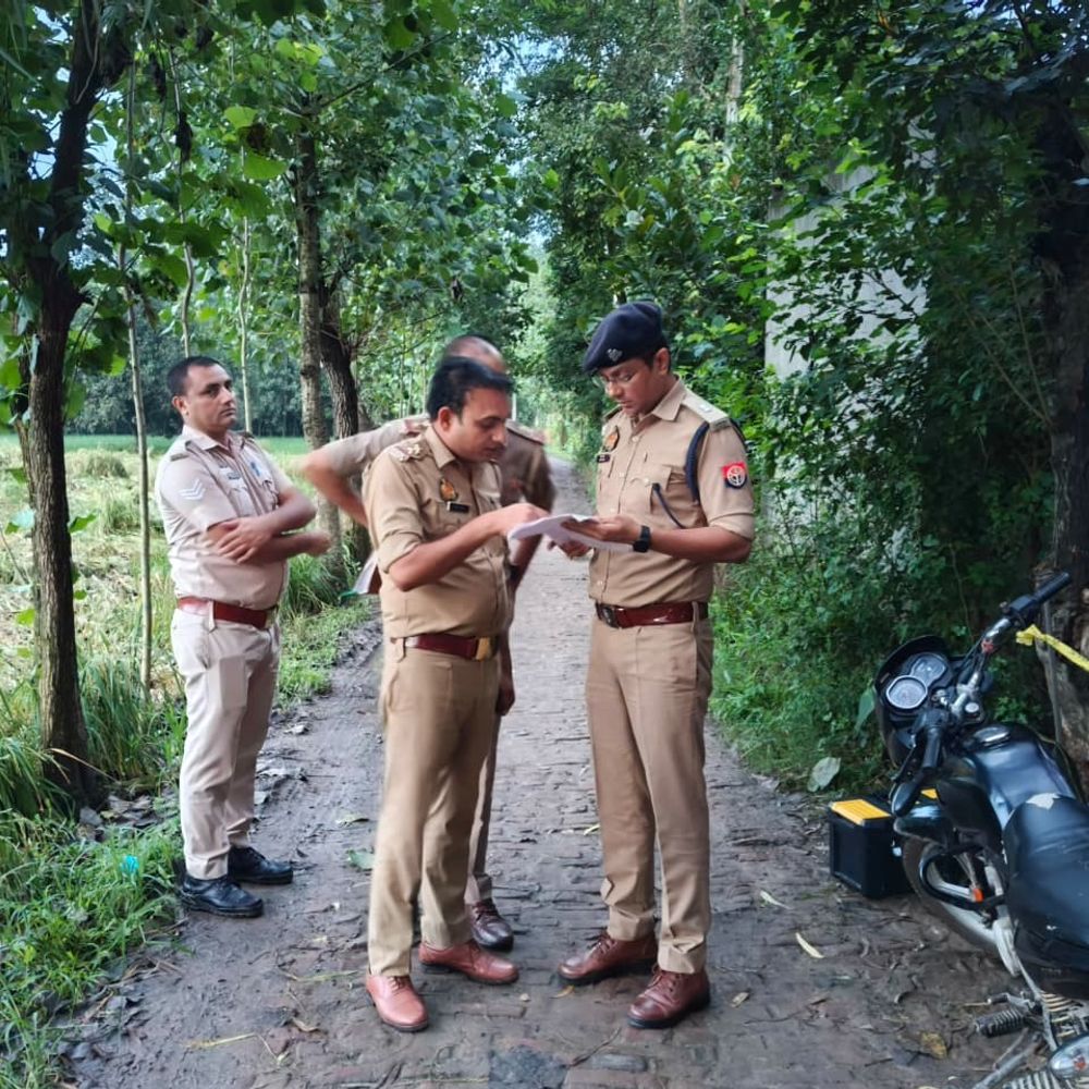 पुलिस फायरिंग में लूट का आरोपी घायल, गिरफ्तार:शामली में चेकिंग के दौरान पुलिस पर की थी फायरिंग, 2 आरोपी हुए फरार