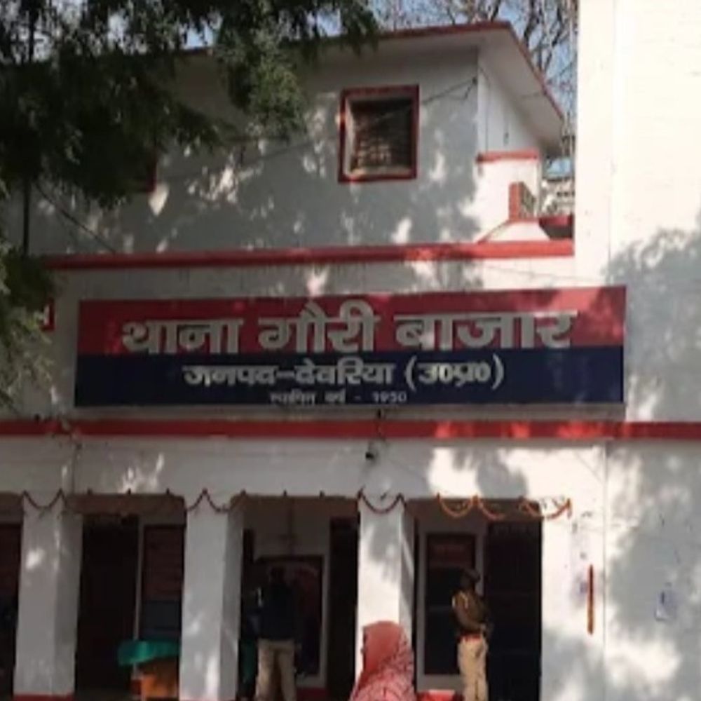 देवरिया में महिला से मंगलसूत्र छीना:गौरीबाजार में बाइक सवार दो बदमाश फरार, CCTV फुटेज खंगाल रही पुलिस