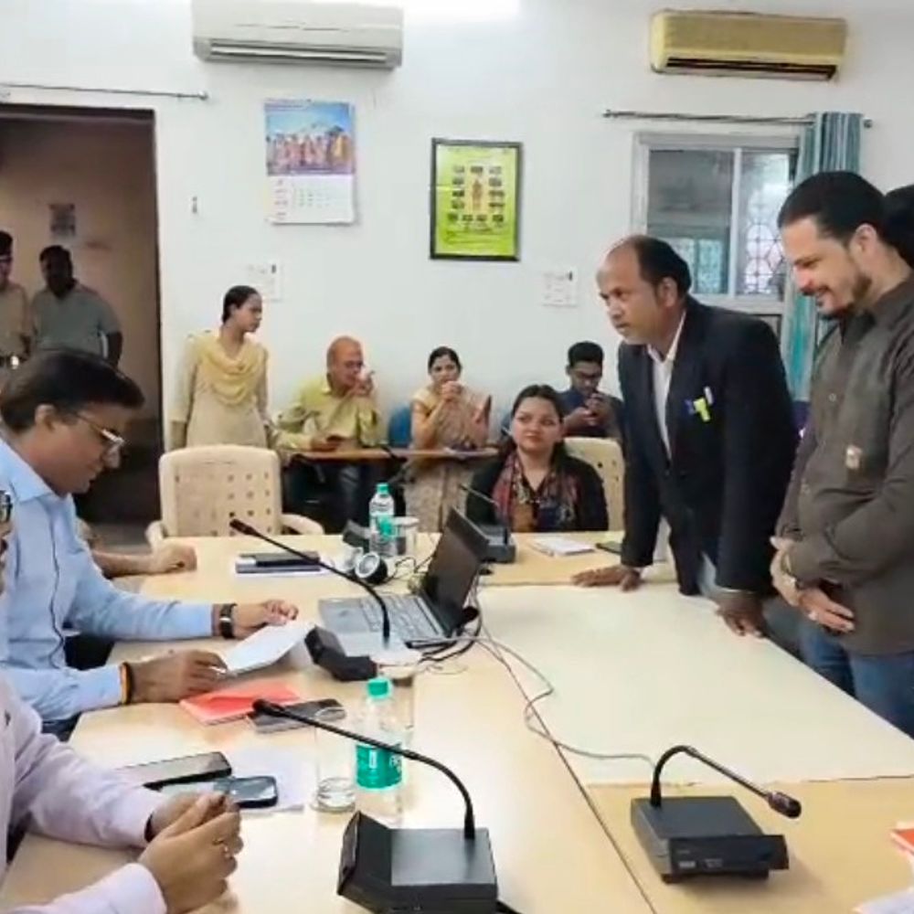 धार में कमाल मौला दरगाह में प्रवेश को लेकर विवाद:मुस्लिम समाज ने कलेक्टर को दिया आवेदन, एसपी बोले- जांच कर रहे