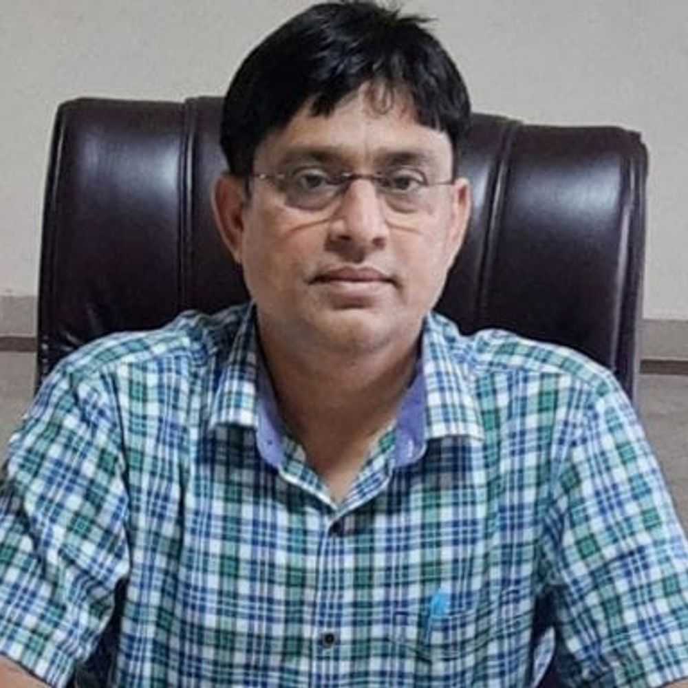 रानी दुर्गावती मेडिकल कॉलेज में अव्यवस्थाओं के गंभीर आरोप:बांदा में डॉक्टर-कर्मचारी गैरहाजिर, बाहर से दवाएं मंगाने की शिकायतें