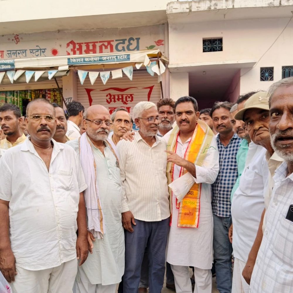 कन्नौज में मनकामेश्वर मंदिर की नई सड़क का उद्घाटन:यूपी के समाज कल्याण मंत्री ने नारियल फोड़कर किया उद्घाटन