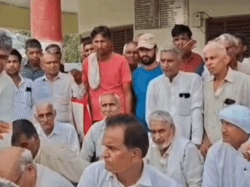 
                 मुस्कान सुसाइड केस, पंचायत फैसले के बाद भी कई अड़चने:FIR कैंसिल करवाना आसान नहीं; शीलू के परिवार को 10 दिन में पूरी करनी होंगी मांगें 
            