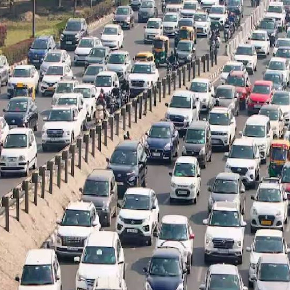 बेली रोड पर पीक आवर में काॉमर्शियल गाड़ियां नहीं चलेंगी:आयकर गोलंबर से आर. ब्लॉक, डुमरा चौकी होते हुए सगुना मोड़ तक जाएंगी