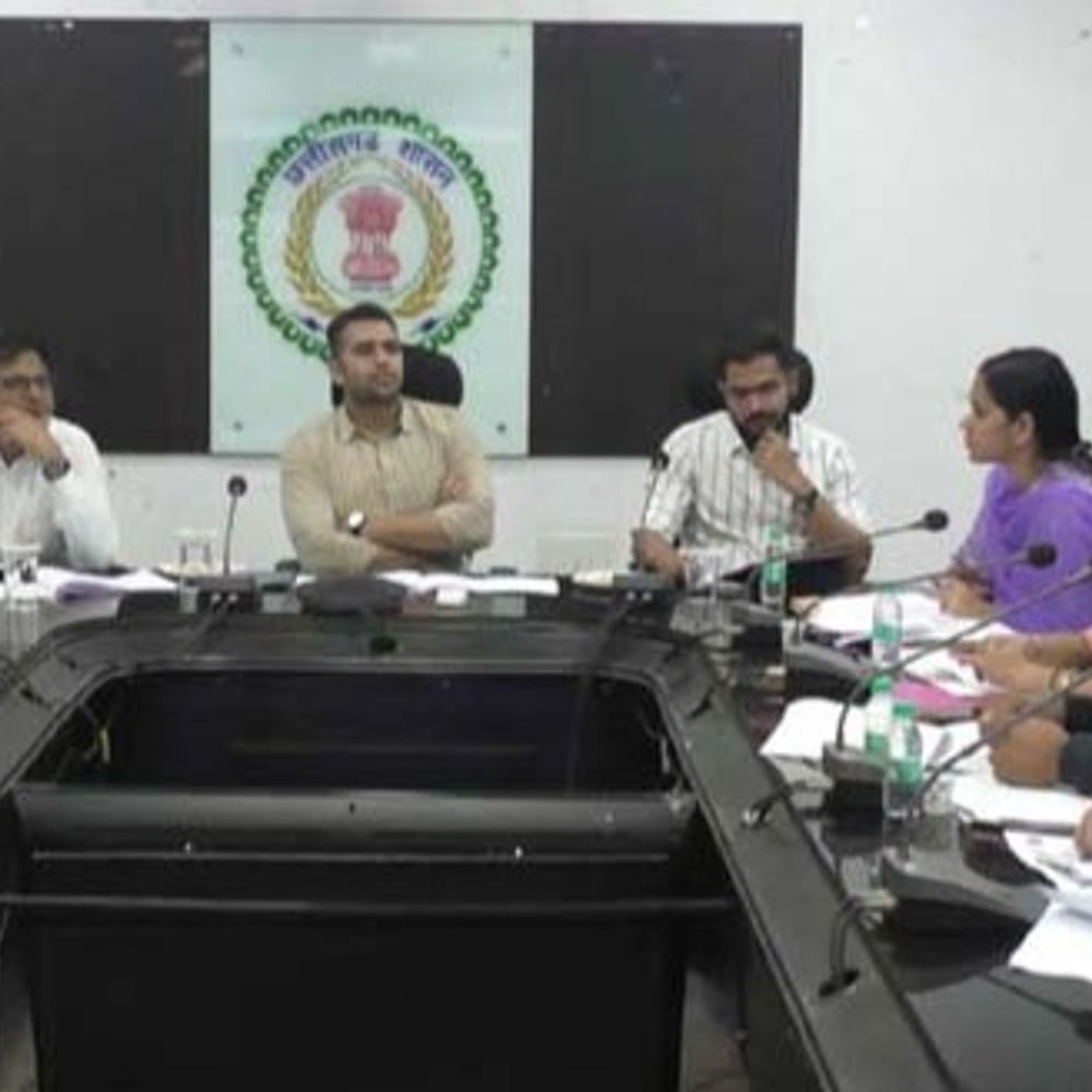 रायगढ़ में आदिशक्ति-इंटरप्राइजेस के ठेकेदार के खिलाफ कार्रवाई के निर्देश:जिला जल व स्वच्छता मिशन की बैठक, कलेक्टर ने काम में तेजी लाने के दिए निर्देश