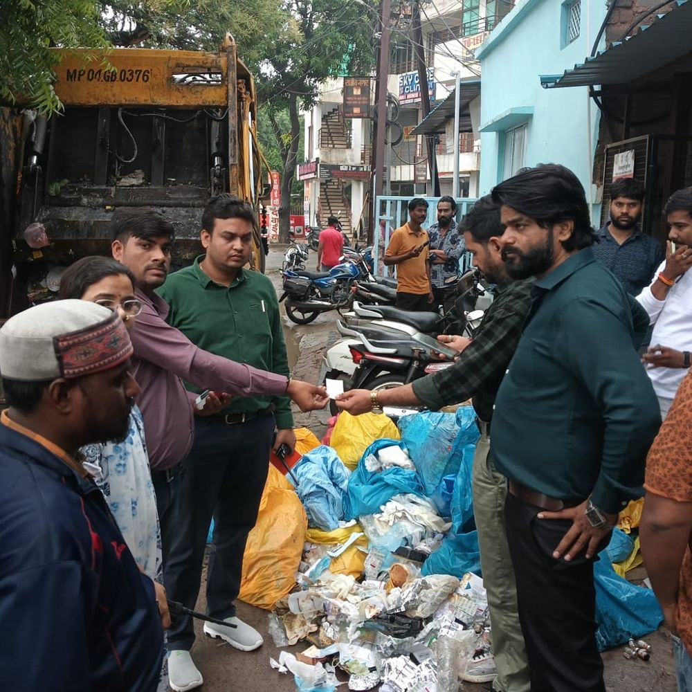 भोपाल निगम की दो बड़ी कार्रवाई:  आवासीय भवन में कमर्शियल एक्टिविटी पर 400 को नोटिस; वेस्ट मिक्स कचरा देने पर जुर्माना – Bhopal News