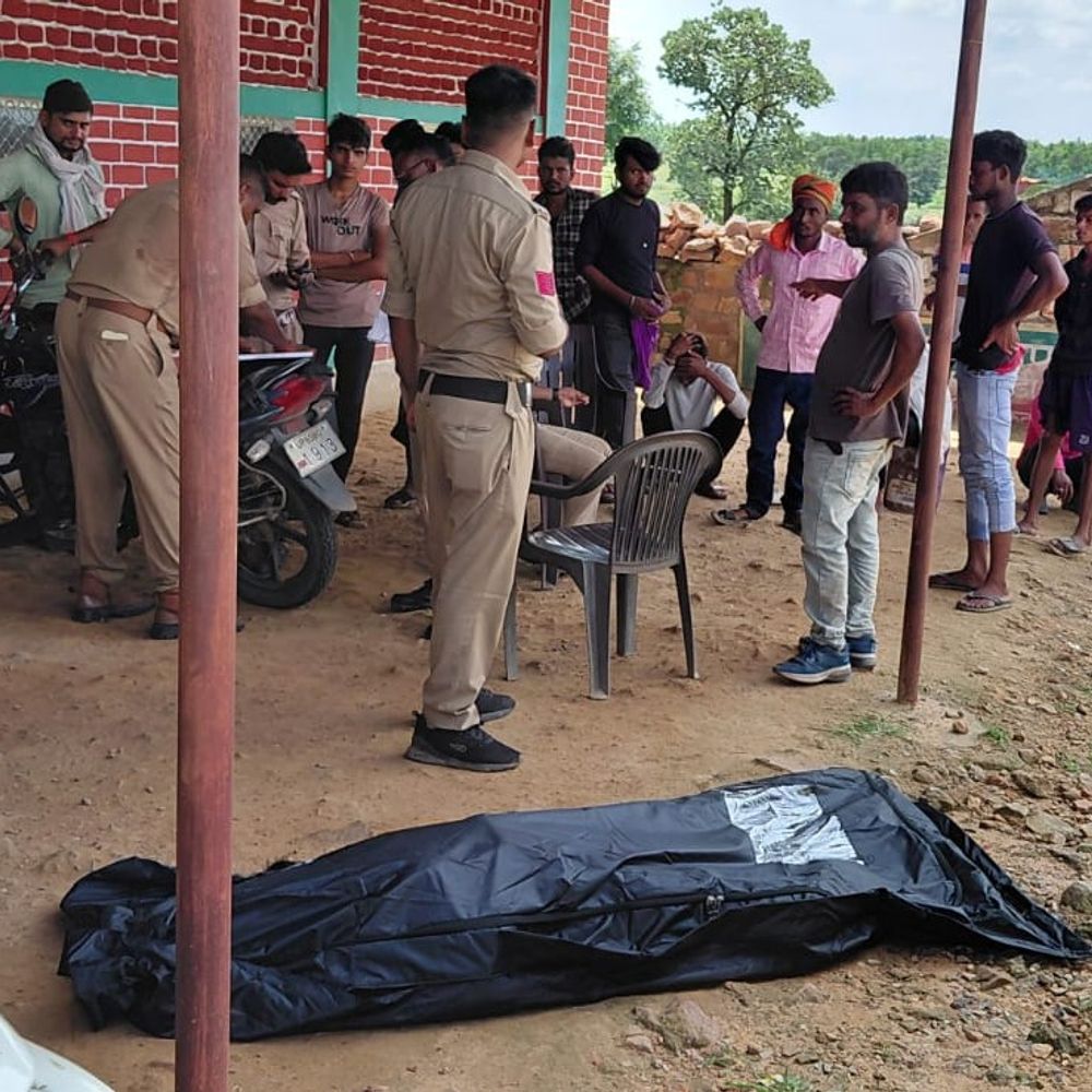 शबरी जलप्रपात में डूबे युवक का शव मिला:चित्रकूट में सेल्फी लेते समय कुंड में गिरा था, दूसरे दिन बरामद