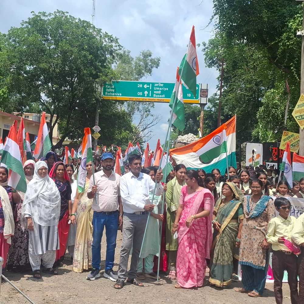 बड़वारा में निकली हर घर तिरंगा यात्रा:परमानंद तिराहे से मिशन चौक तक निकला जुलूस; विधायक और भाजपा जिलाध्यक्ष हुए शामिल