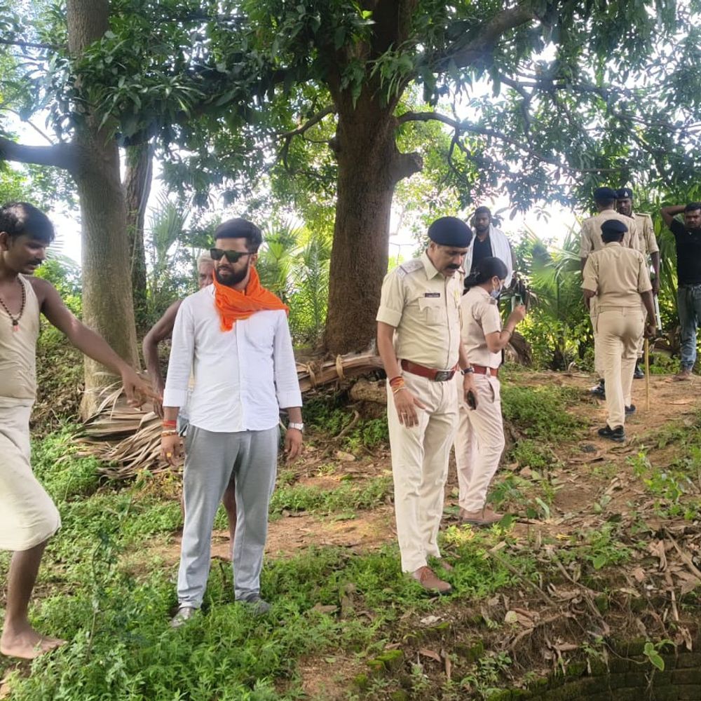 बांका में कुएं से युवती का शव मिला:10-15 दिन पुराना, ग्रामीणों की मदद से बाहर निकाला; शिनाख्त जारी