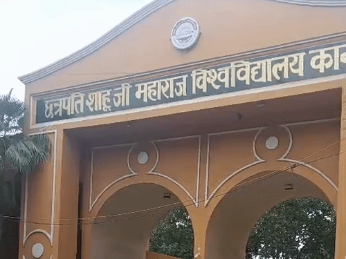 CSJMU की डिग्री में गड़बड़ी, हिंदी में BSc...अंग्रेजी में LLB:सोशल मीडिया पर वायरल, अधिकारी बोले संशोधित डिग्री की जारी