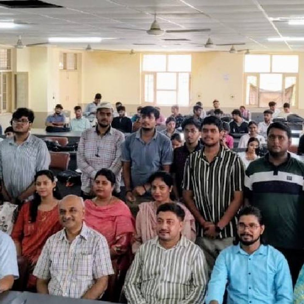 DDU स्टूडेंट्स को जापान से आए प्रोफेसर ने दिए टिप्स:केमिस्ट्री डिपार्टमेंट में MSC के नए छात्रों का हुआ स्वागत