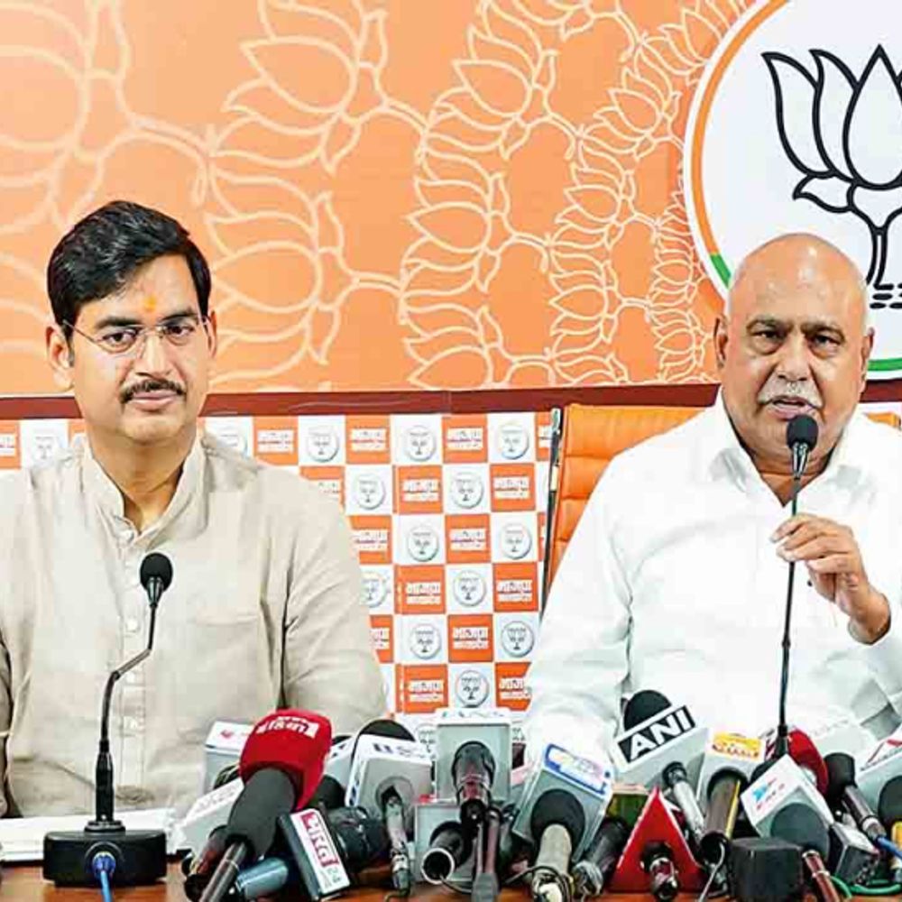 
                 भाजपा प्रदेशाध्यक्ष ने कहा:बहस से भाग रहे राहुल, सदन में जवाबों का सामना करें 
            