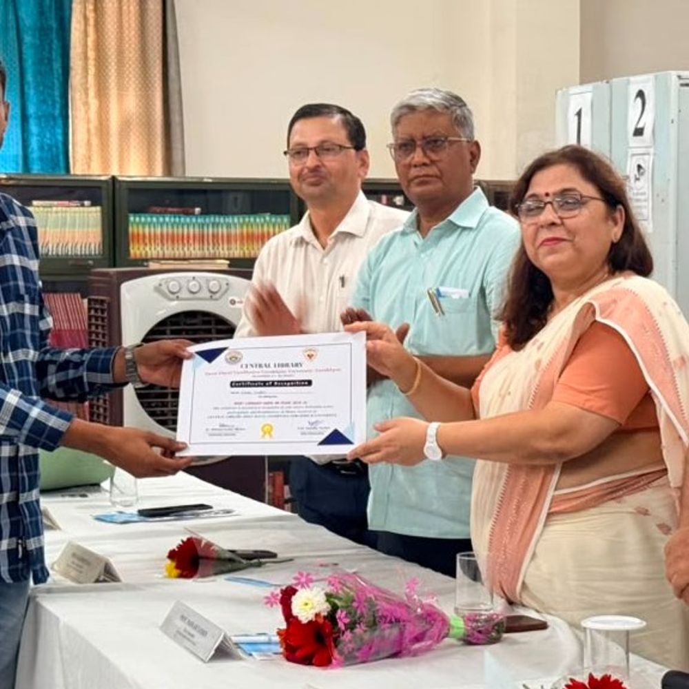 नेशनल लाइब्रेरियन डे पर डॉ. SR रंगनाथन को याद किया:DDU में लाइब्रेरी का सबसे ज्यादा इस्तेमाल करने वाले 3 छात्र सम्मानित