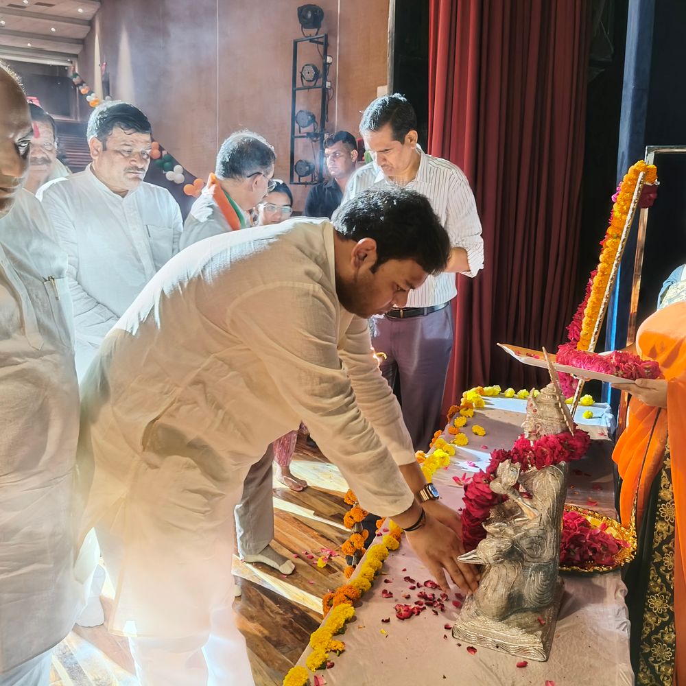 मथुरा में तिरंगा महोत्सव मेला आयोजित:प्रभारी मंत्री ने किया फीता काटकर और दीप प्रज्वलित कर मेला का शुभारंभ