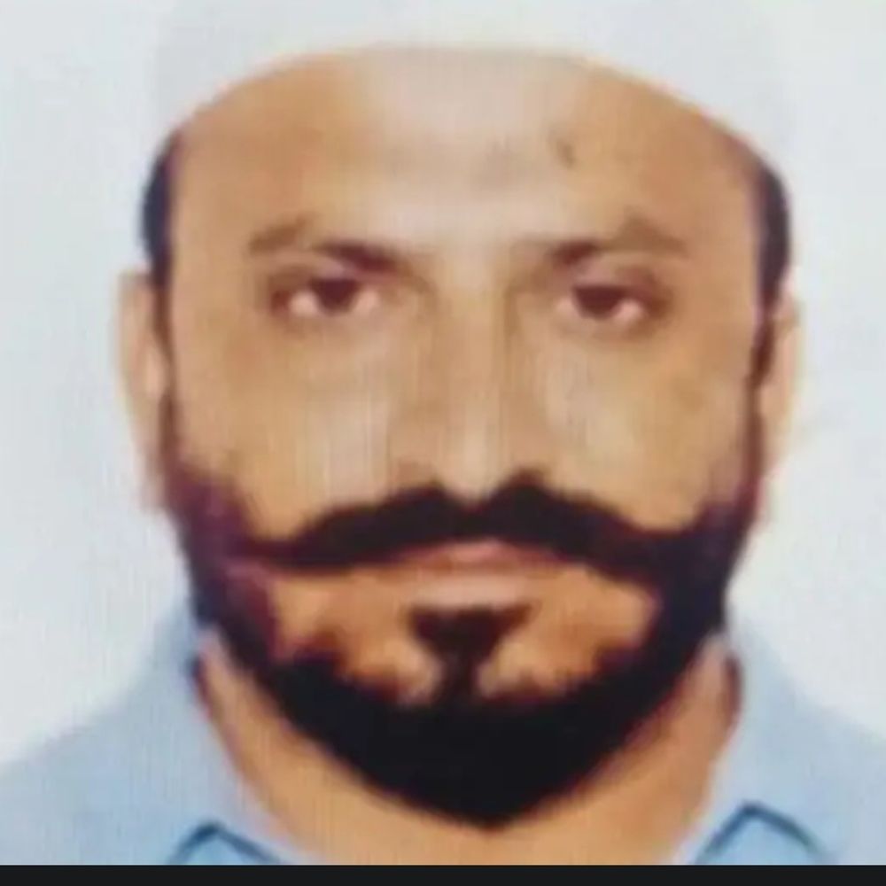 सिद्धार्थनगर में 25 हजार का इनामी गैंगस्टर गिरफ्तार:पुलिस को देखकर भागने लगा आरोपी, घेराबंदी कर दबोचा; 315 बोर का तमंचा और कारतूस बरामद