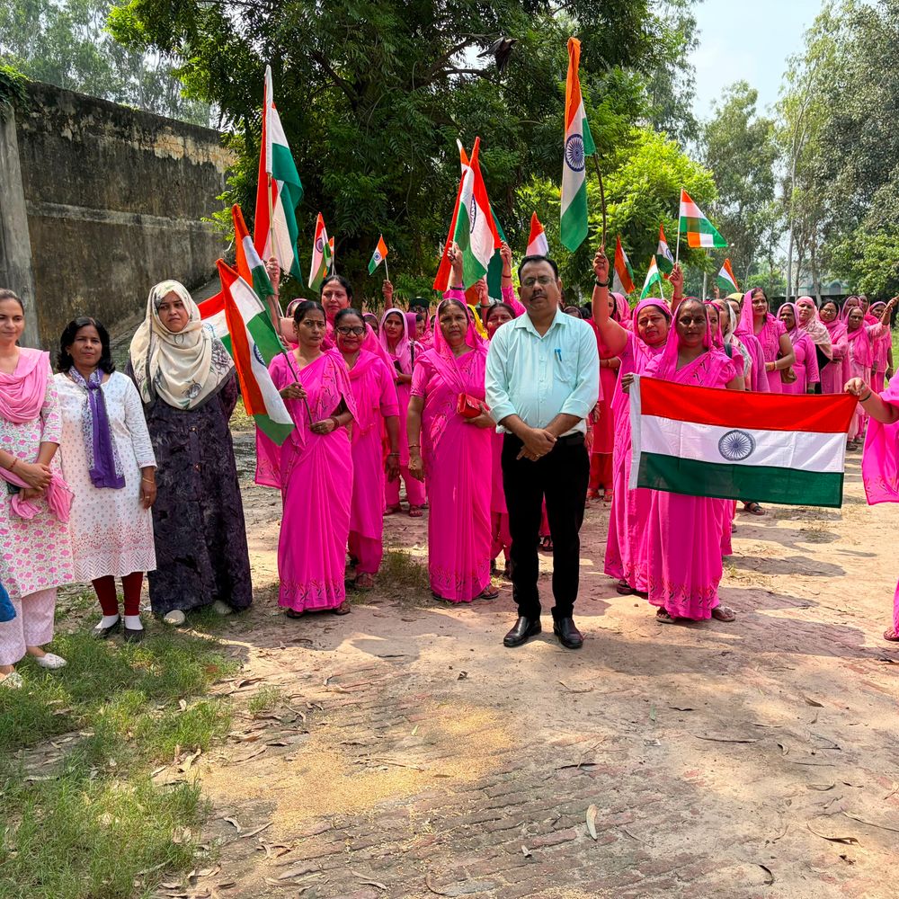 सहारनपुर में 'हर घर तिरंगा' रैली:आंगनबाड़ी कार्यकत्रियों ने तिरंगा लेकर दिया देशभक्ति का संदेश