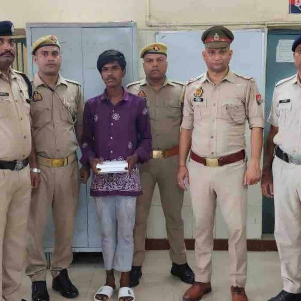ट्रेन धीमी होते ही यात्रियों का मोबाइल चुराता था:कानपुर सेंट्रल से 60 हजार का फोन चोरी करने का आरोपी गिरफ्तार