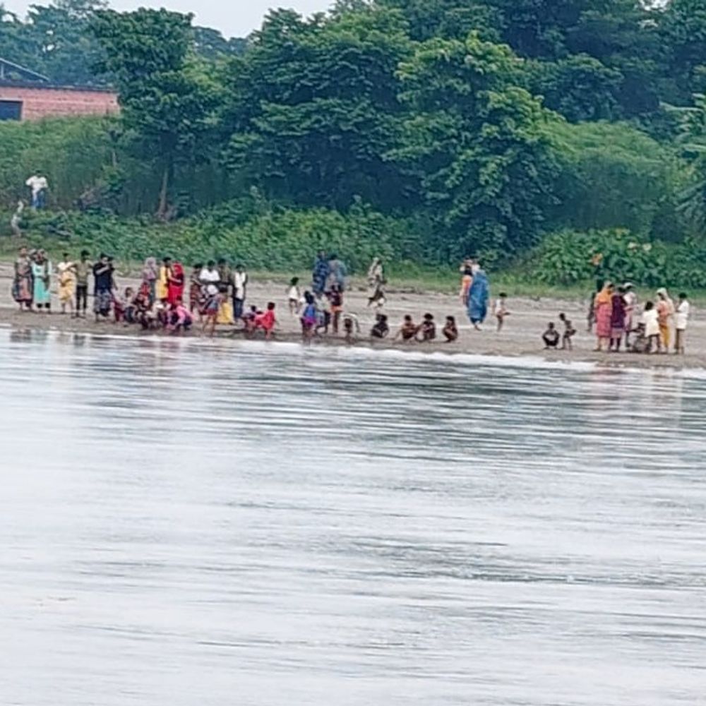 किशनगंज में नदी में डूबा 8 साल का बच्चा:दूसरे दिन भी नहीं मिला सुराग: SDRF चला रही सर्च ऑपरेशन